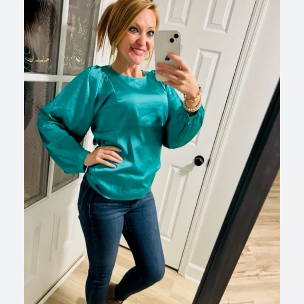 ALLISON SMITH Turquoise Shiny Smocked Shoulder Blouse 8 NWOT